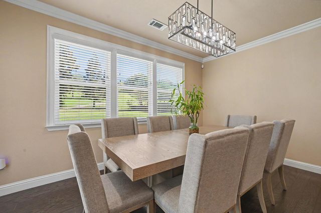 423 La Contenta Way, Valley Springs, CA 95252