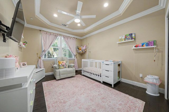 423 La Contenta Way, Valley Springs, CA 95252