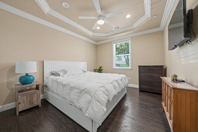 423 La Contenta Way, Valley Springs, CA 95252