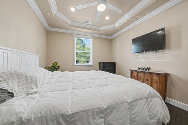 423 La Contenta Way, Valley Springs, CA 95252