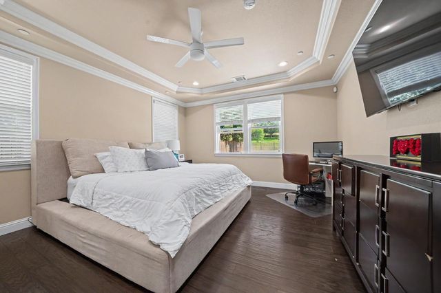 423 La Contenta Way, Valley Springs, CA 95252