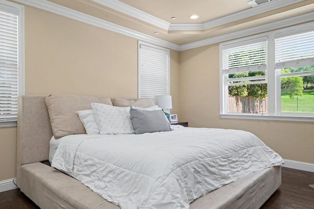 423 La Contenta Way, Valley Springs, CA 95252