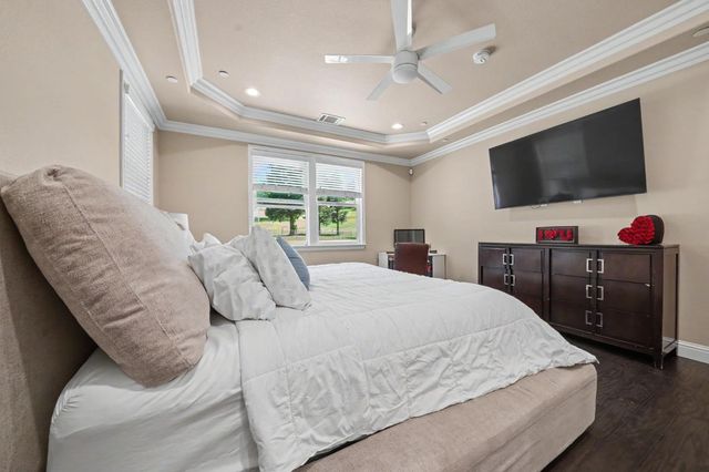 423 La Contenta Way, Valley Springs, CA 95252