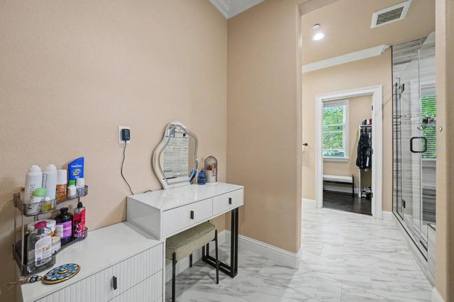 423 La Contenta Way, Valley Springs, CA 95252