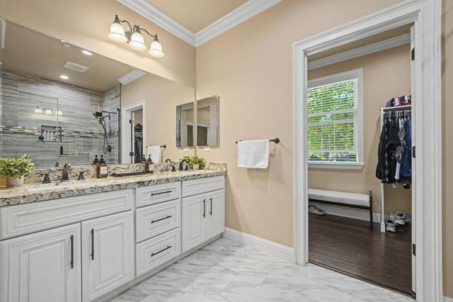 423 La Contenta Way, Valley Springs, CA 95252