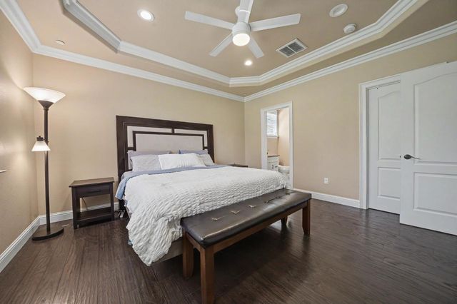 423 La Contenta Way, Valley Springs, CA 95252