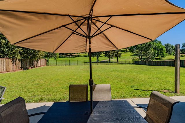 423 La Contenta Way, Valley Springs, CA 95252