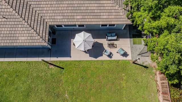 423 La Contenta Way, Valley Springs, CA 95252