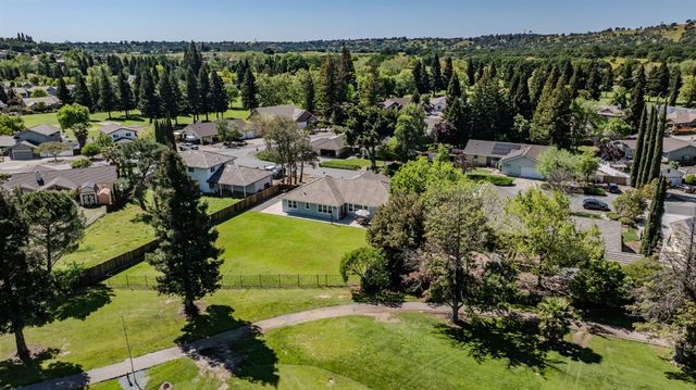 423 La Contenta Way, Valley Springs, CA 95252