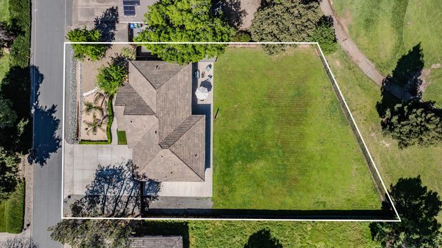 423 La Contenta Way, Valley Springs, CA 95252