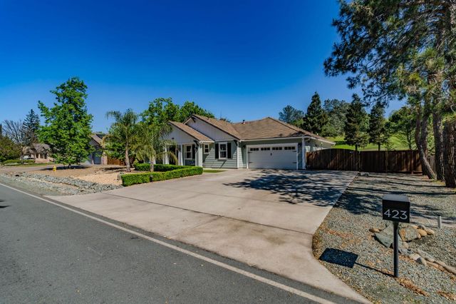 423 La Contenta Way, Valley Springs, CA 95252