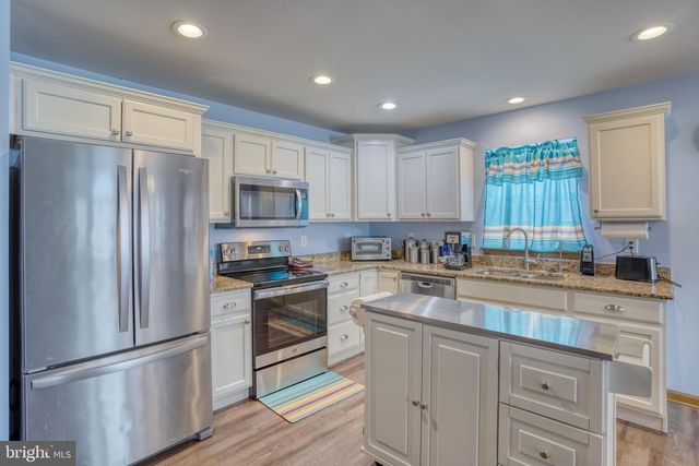 27 RIVER CLIFF CIR, Felton, DE 19943
