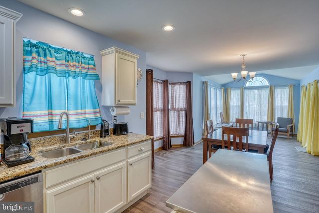 27 RIVER CLIFF CIR, Felton, DE 19943