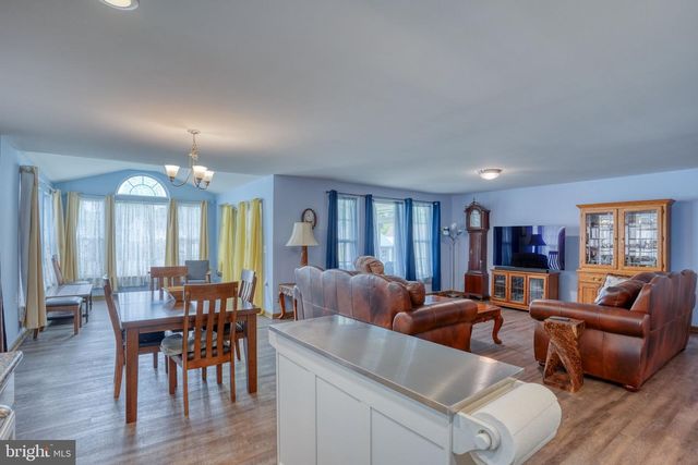 27 RIVER CLIFF CIR, Felton, DE 19943