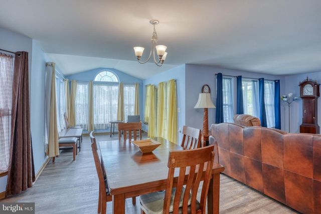 27 RIVER CLIFF CIR, Felton, DE 19943