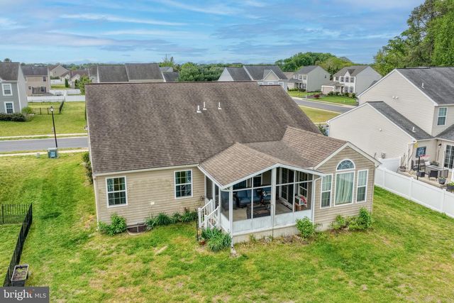 27 RIVER CLIFF CIR, Felton, DE 19943