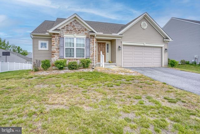 27 RIVER CLIFF CIR, Felton, DE 19943