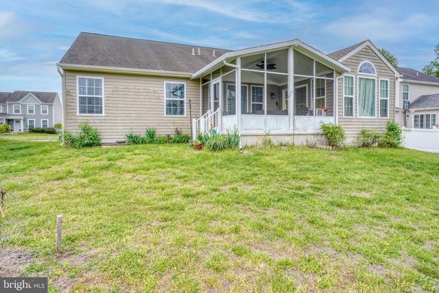 27 RIVER CLIFF CIR, Felton, DE 19943