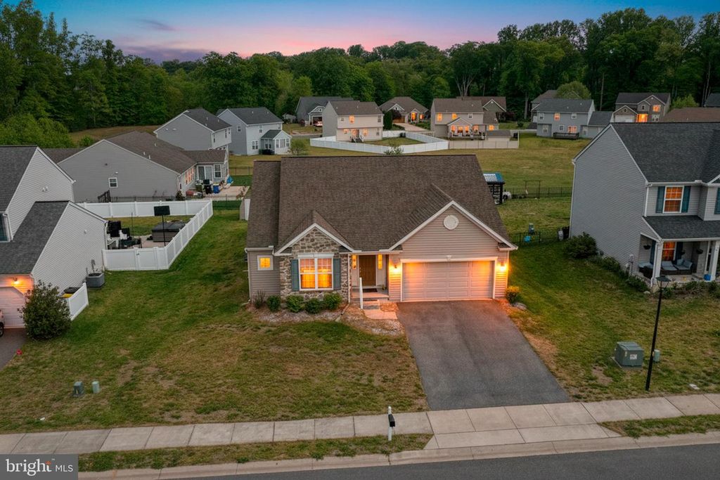 27 RIVER CLIFF CIR, Felton, DE 19943