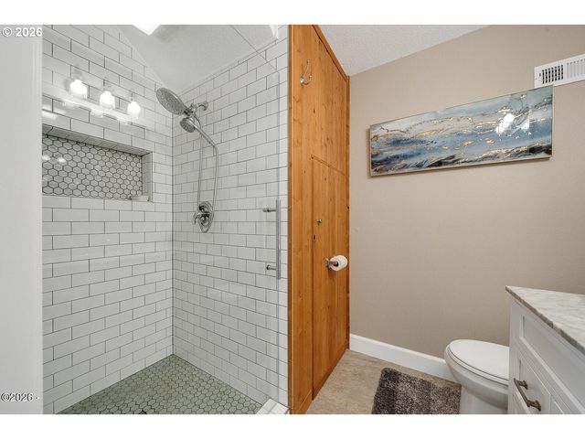 1626 Ne REGATTA Way, Lincoln City, OR 97367