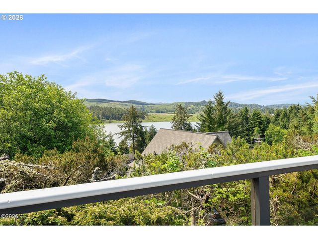 1626 Ne REGATTA Way, Lincoln City, OR 97367