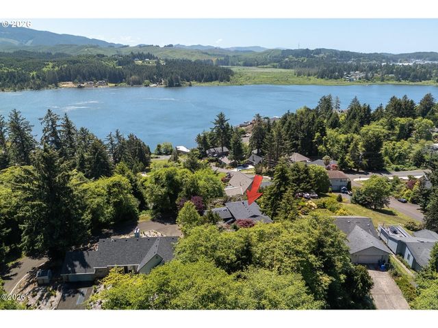 1626 Ne REGATTA Way, Lincoln City, OR 97367