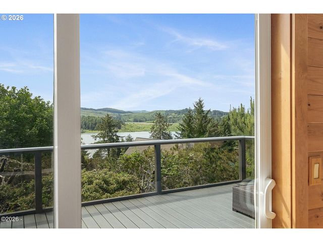 1626 Ne REGATTA Way, Lincoln City, OR 97367