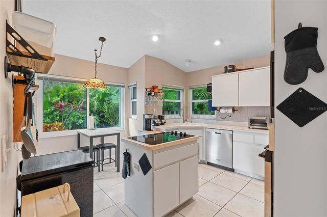 948 LUCAS LANE, Oldsmar, FL 34677