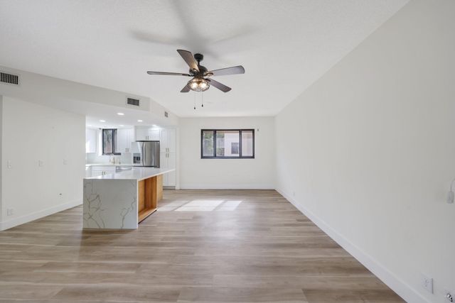 1401 NE 9 Street 23, Fort Lauderdale, FL 33304