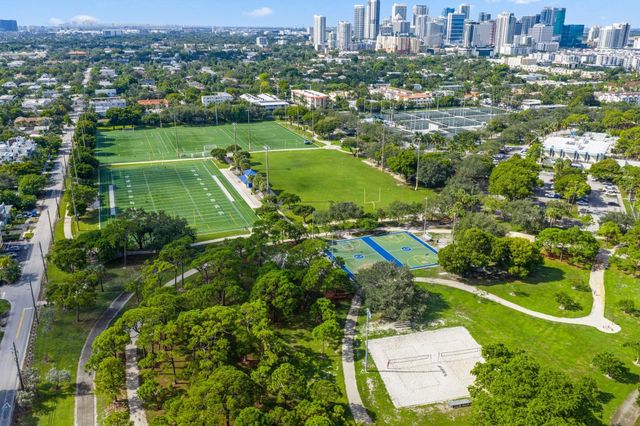 1401 NE 9 Street 23, Fort Lauderdale, FL 33304