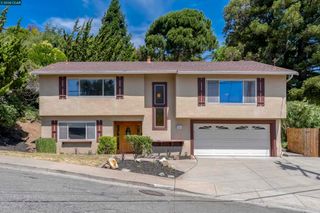 2081 Hoke Dr, Pinole, CA 94564