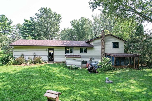 W8341 North Shore Drive, Onalaska, WI 54650
