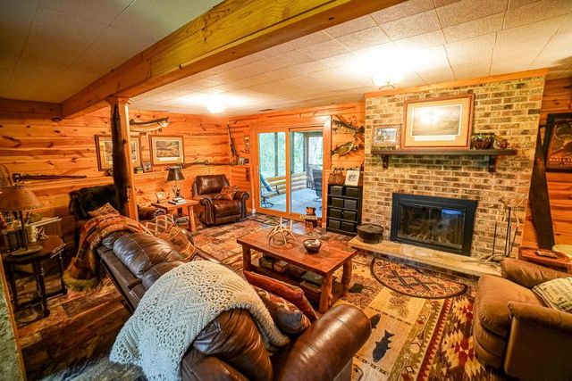 W8341 North Shore Drive, Onalaska, WI 54650