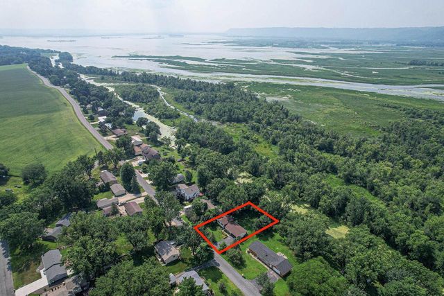 W8341 North Shore Drive, Onalaska, WI 54650