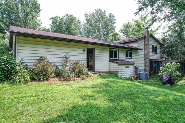 W8341 North Shore Drive, Onalaska, WI 54650