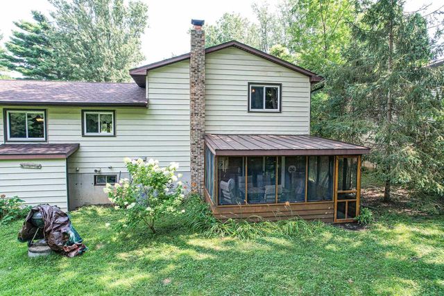 W8341 North Shore Drive, Onalaska, WI 54650