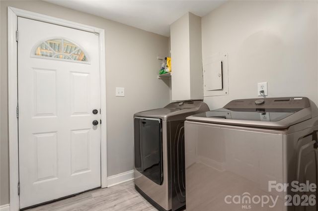 1933 Bentley Place, Charlotte, NC 28205