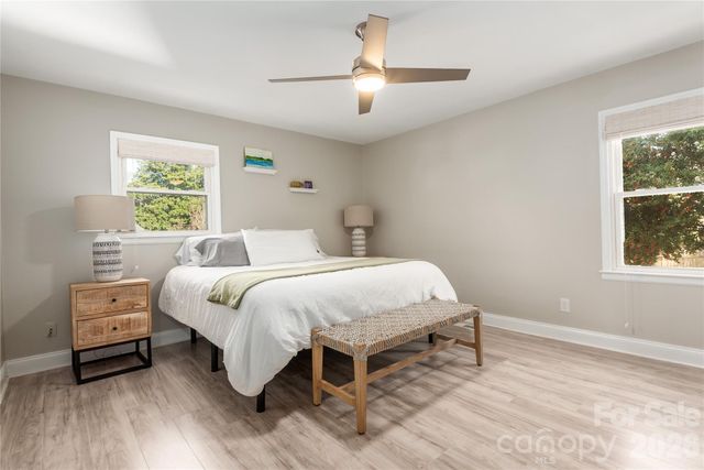 1933 Bentley Place, Charlotte, NC 28205