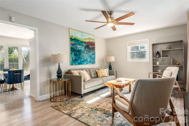 1933 Bentley Place, Charlotte, NC 28205