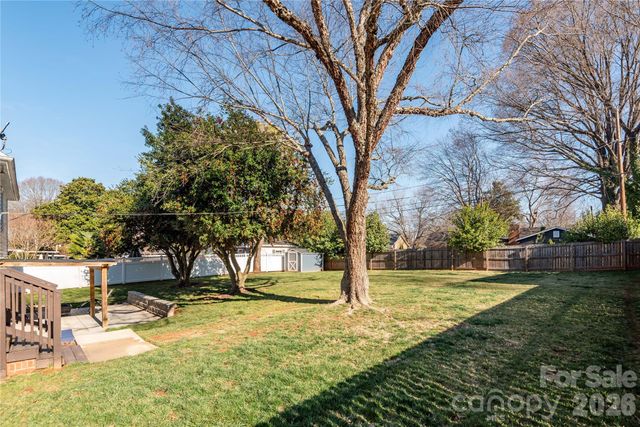 1933 Bentley Place, Charlotte, NC 28205