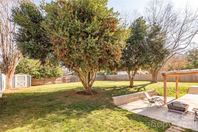 1933 Bentley Place, Charlotte, NC 28205