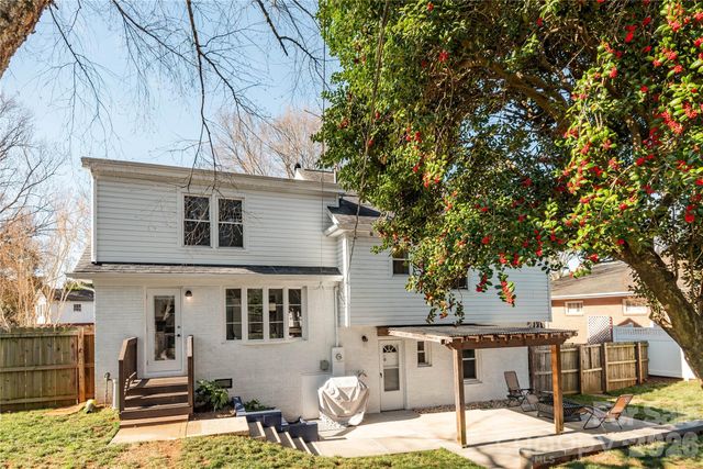 1933 Bentley Place, Charlotte, NC 28205