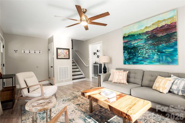 1933 Bentley Place, Charlotte, NC 28205