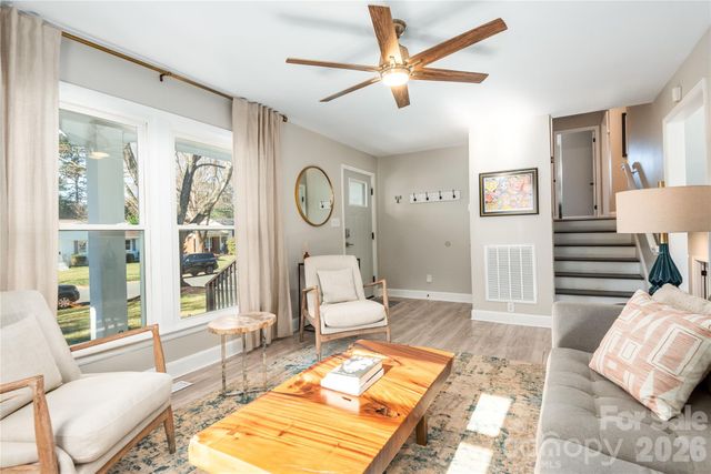 1933 Bentley Place, Charlotte, NC 28205