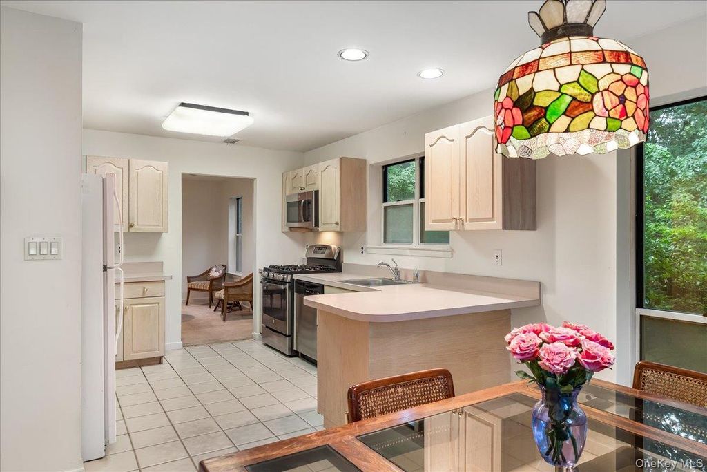 38 Larkspur Lane, Commack, NY 11725 — photo 4