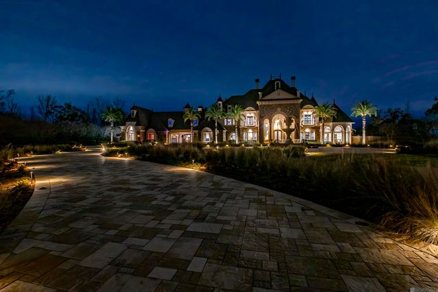 19566 Perkins Road East, Baton Rouge, LA 70810