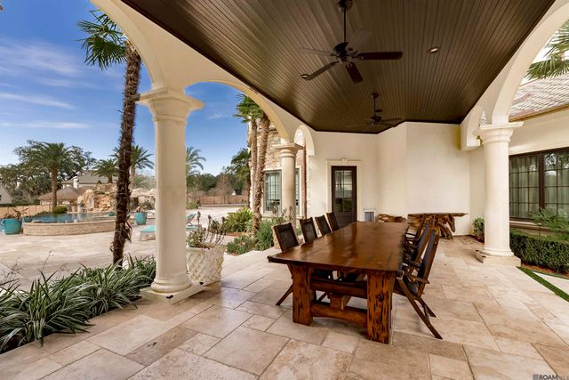 19566 Perkins Road East, Baton Rouge, LA 70810