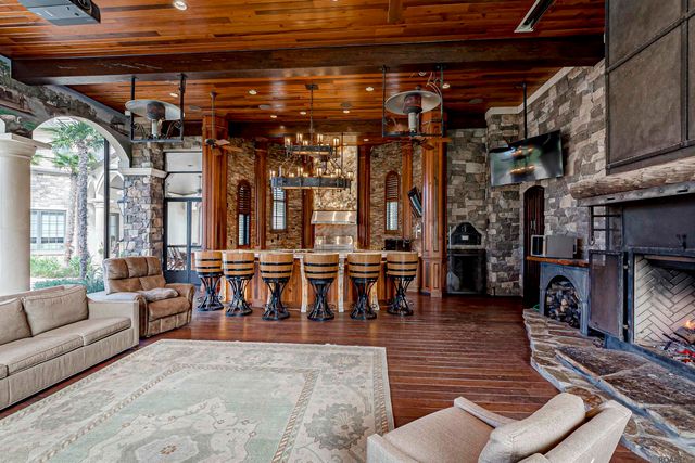 19566 Perkins Road East, Baton Rouge, LA 70810