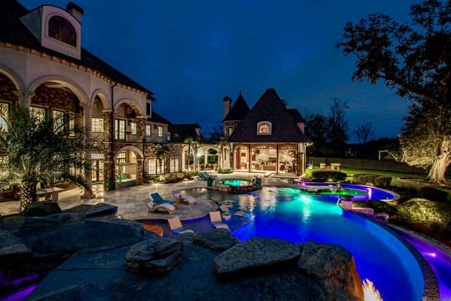 19566 Perkins Road East, Baton Rouge, LA 70810