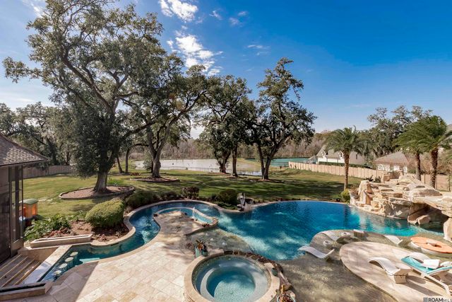 19566 Perkins Road East, Baton Rouge, LA 70810